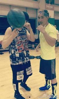 娱乐吃瓜酱男生打球,吃瓜酱眼中的篮球少年热血传奇