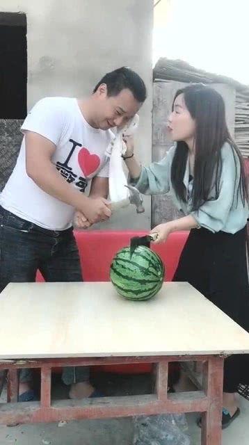 娱乐吃瓜搞笑视频,笑出腹肌的瞬间